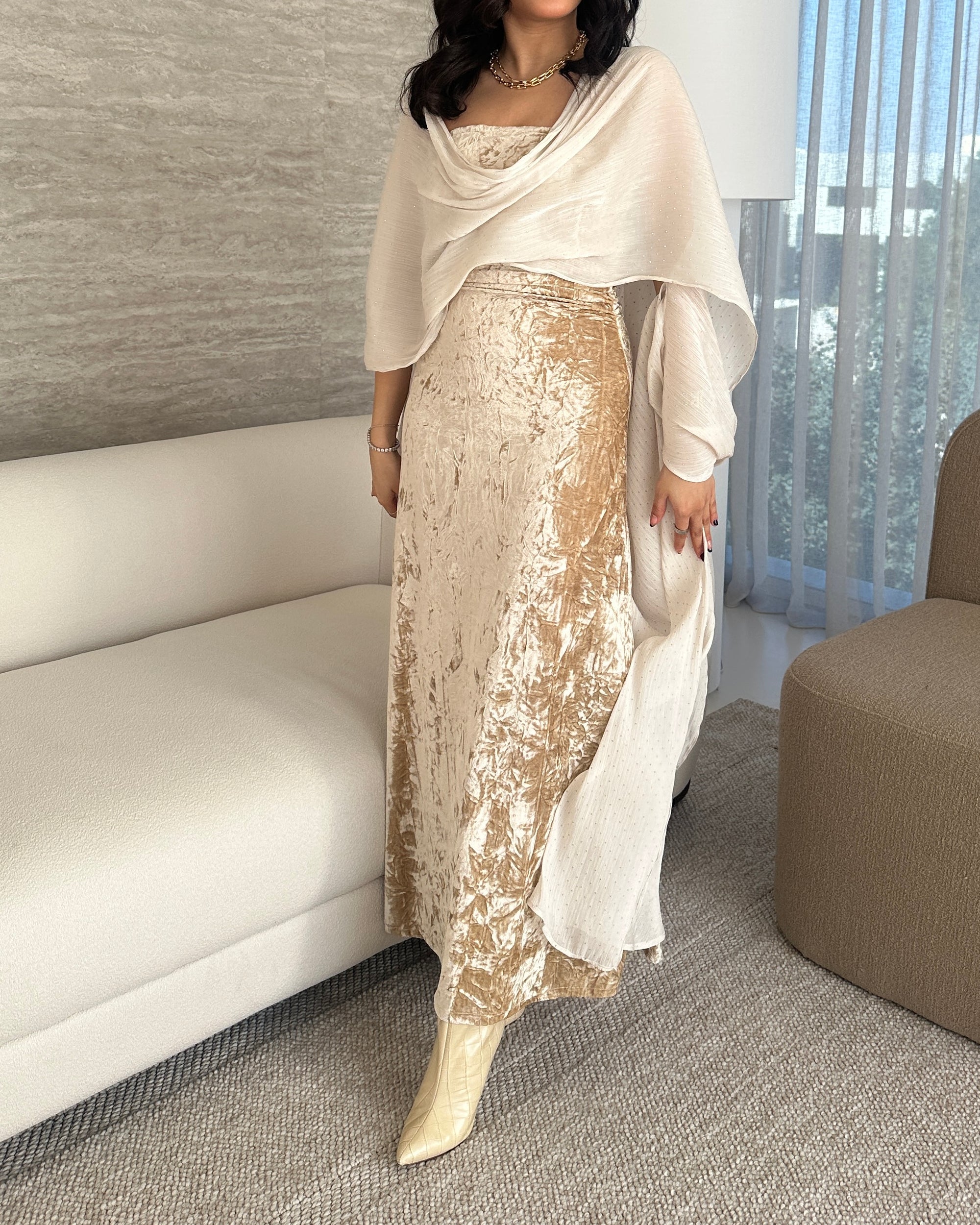 Velevt Shawl Beige