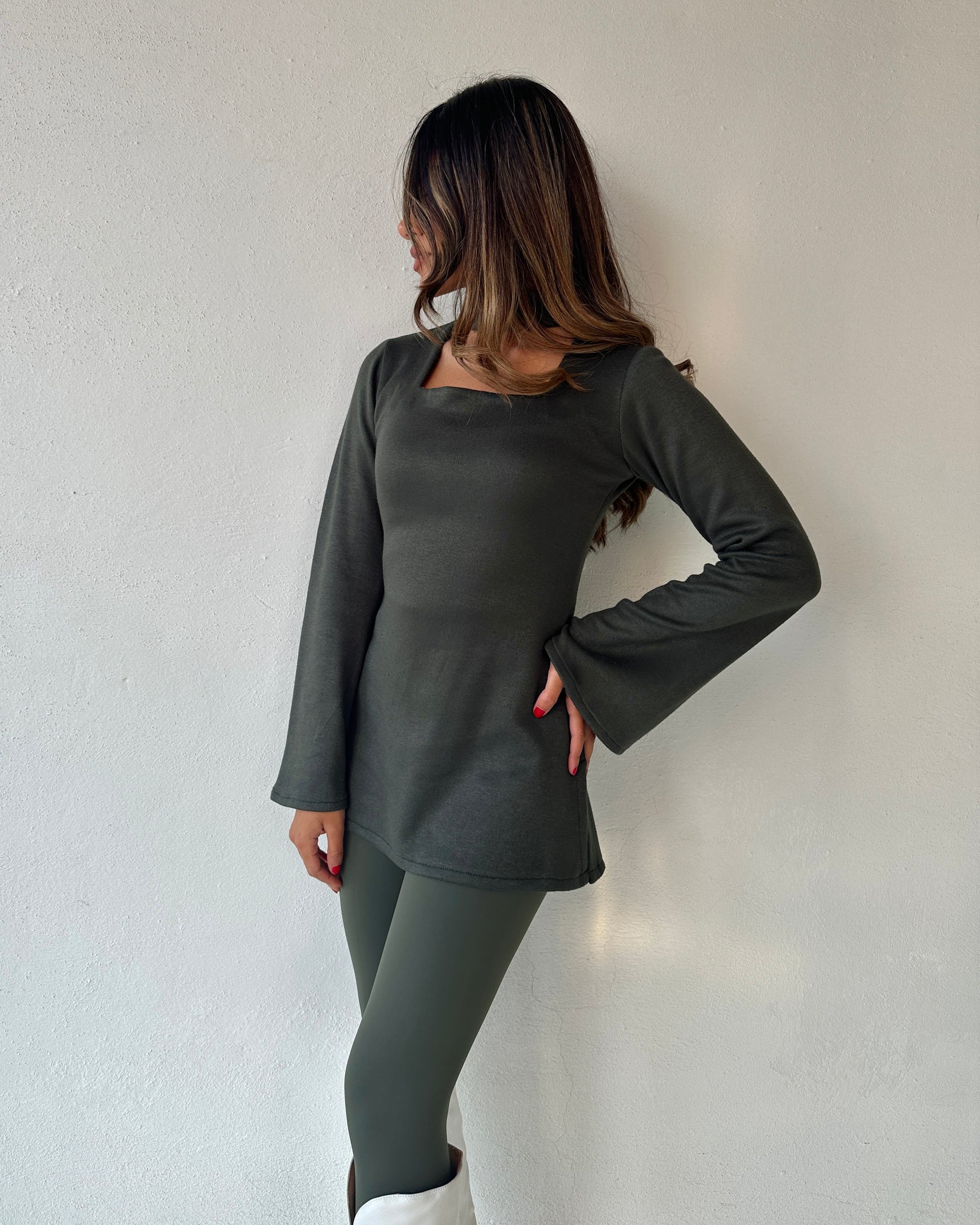JUMPER - OLIVE