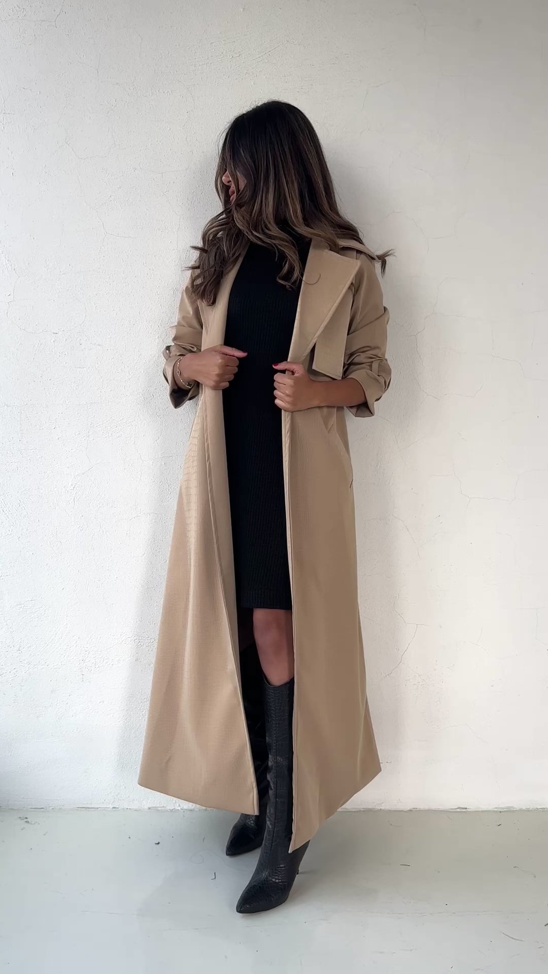 LEATHER TRENCH COAT - BEIGE